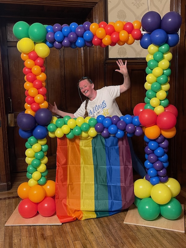 lynne certified balloon artist